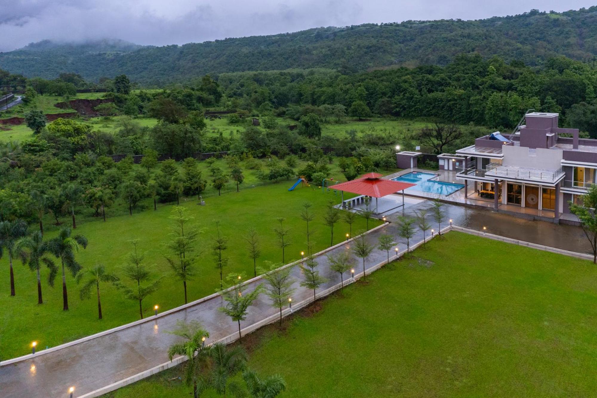Stayscape Shreeji Farms 4Bhk Karjat Esterno foto