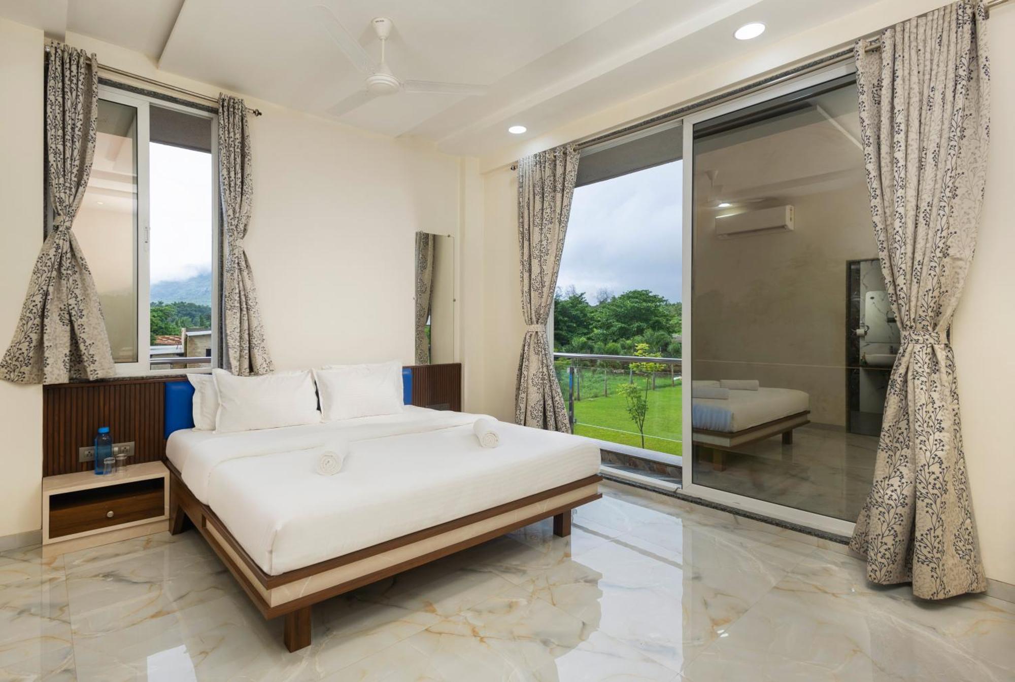 Stayscape Shreeji Farms 4Bhk Karjat Esterno foto